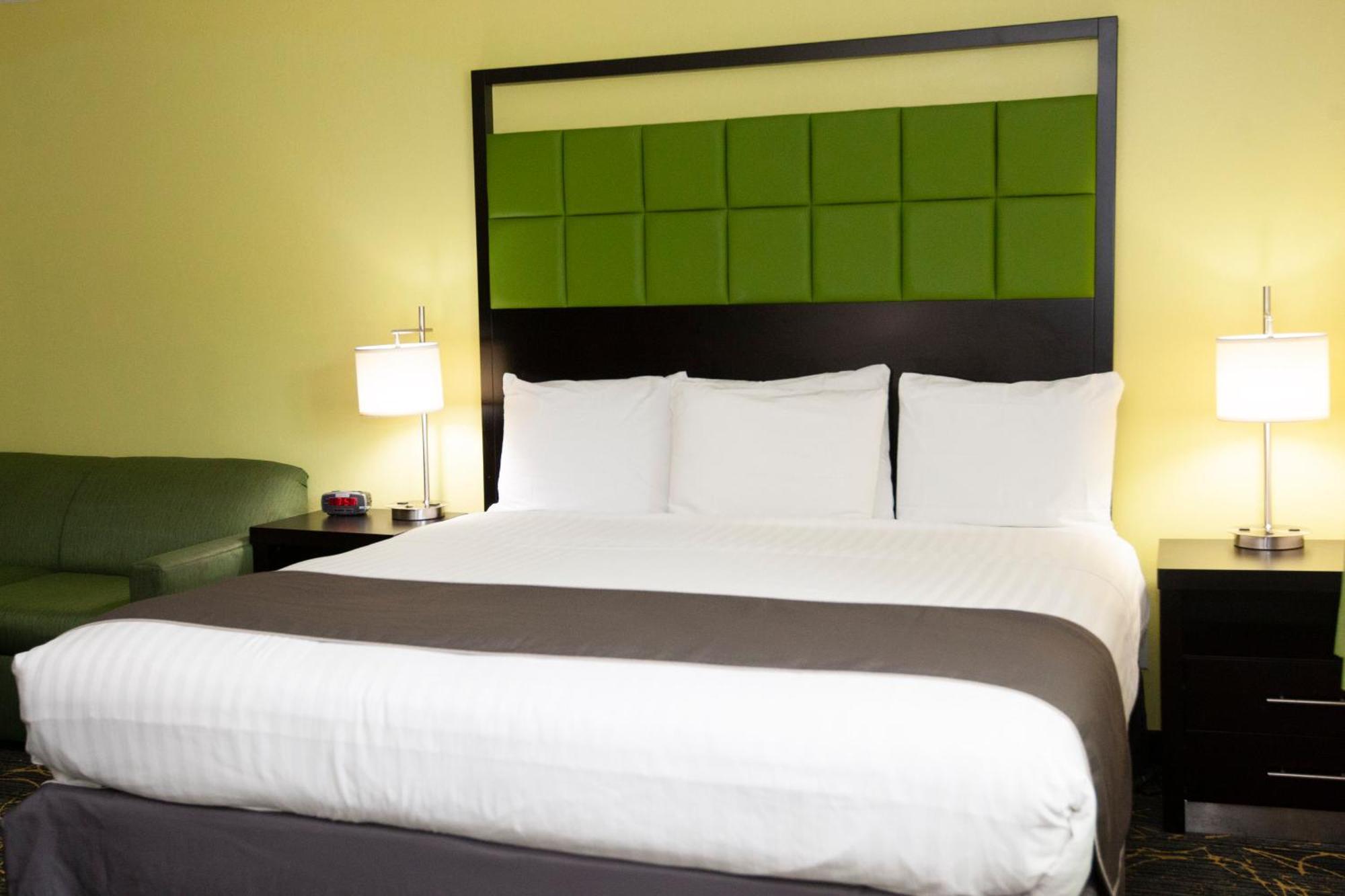 Americinn And Suites By Wyndham Delafield-Waukesha-Milwaukee Номер фото