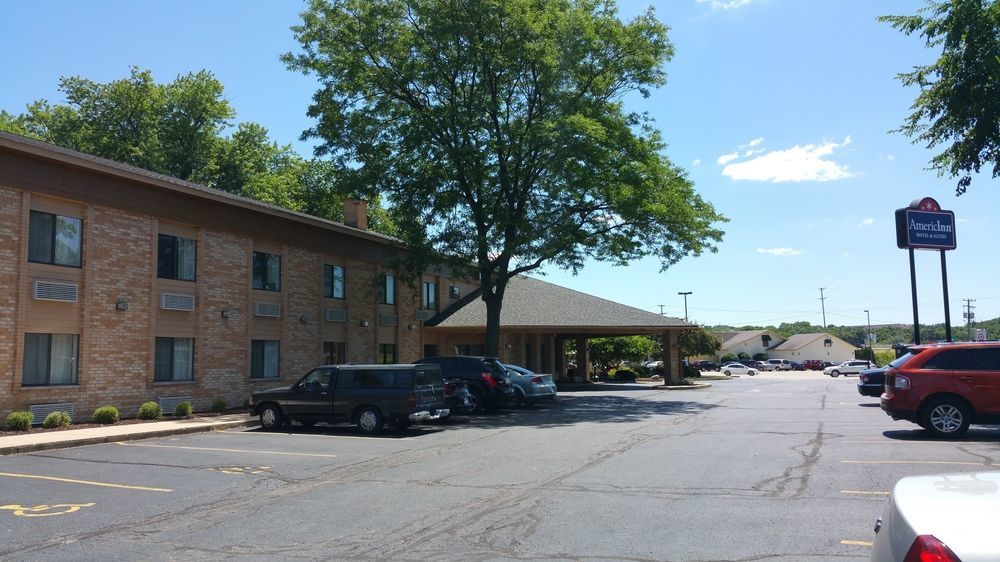 Americinn And Suites By Wyndham Delafield-Waukesha-Milwaukee Экстерьер фото