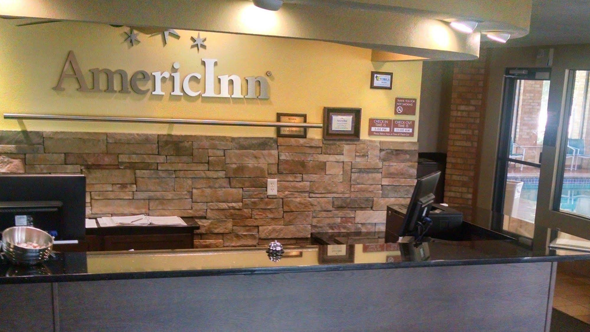 Americinn And Suites By Wyndham Delafield-Waukesha-Milwaukee Экстерьер фото